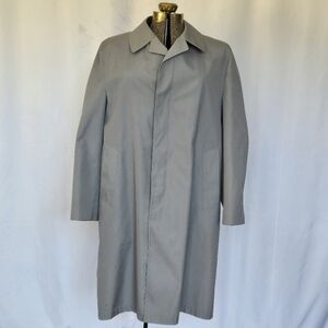 Pristine Vintage London Fog Men's Khaki Maincoat
